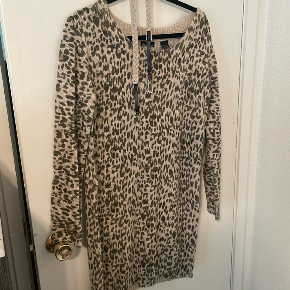 Leopard print sweater dress size medium with belt brand Moda International